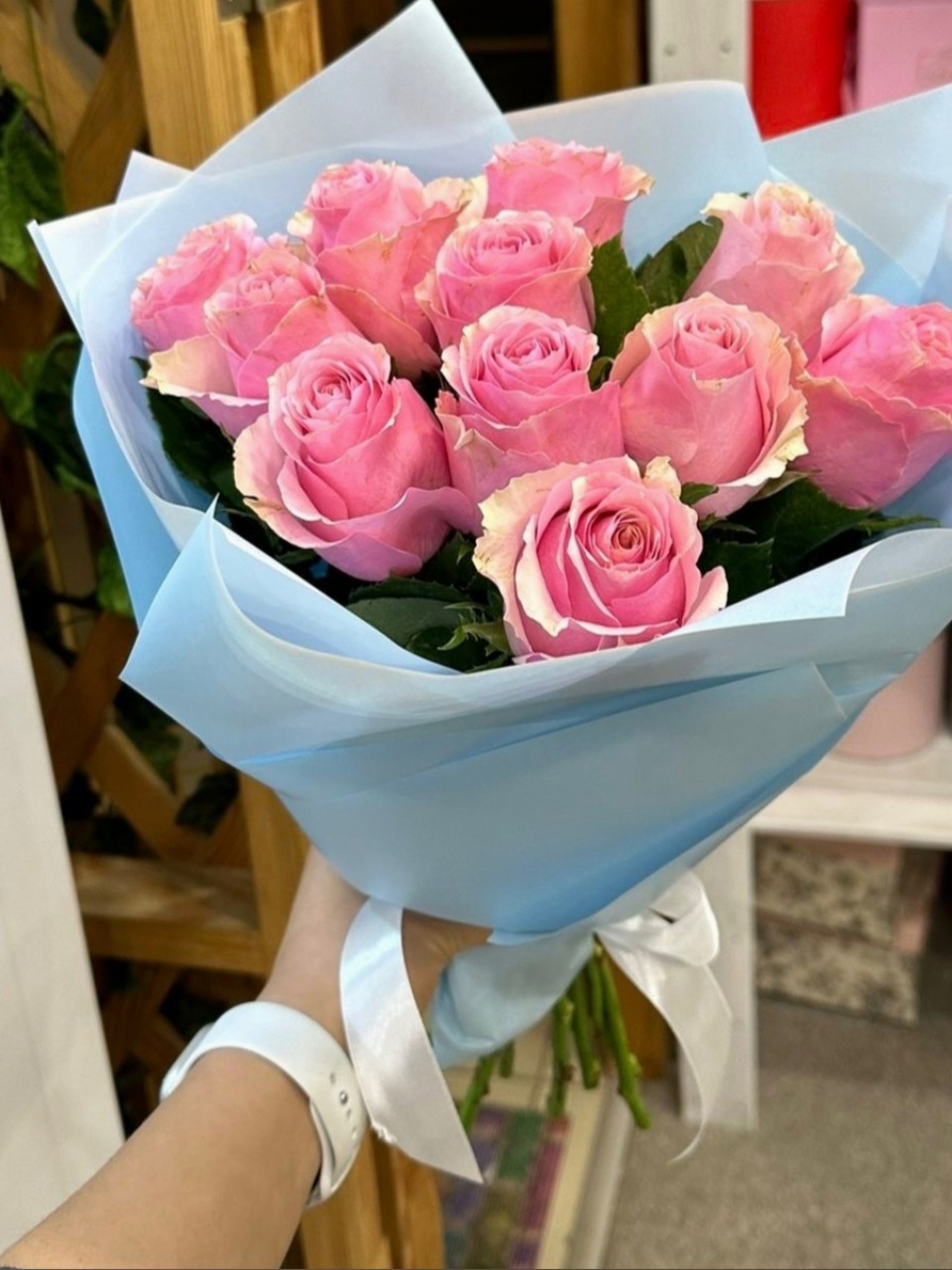 Букет из 15 розовых роз Кения в крафте